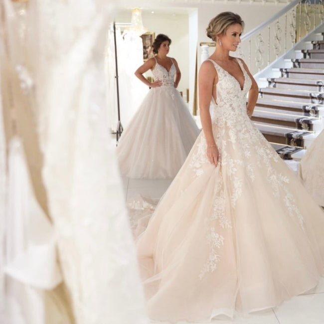 Elegant V-Neck A-line Wedding Dresses with Lace