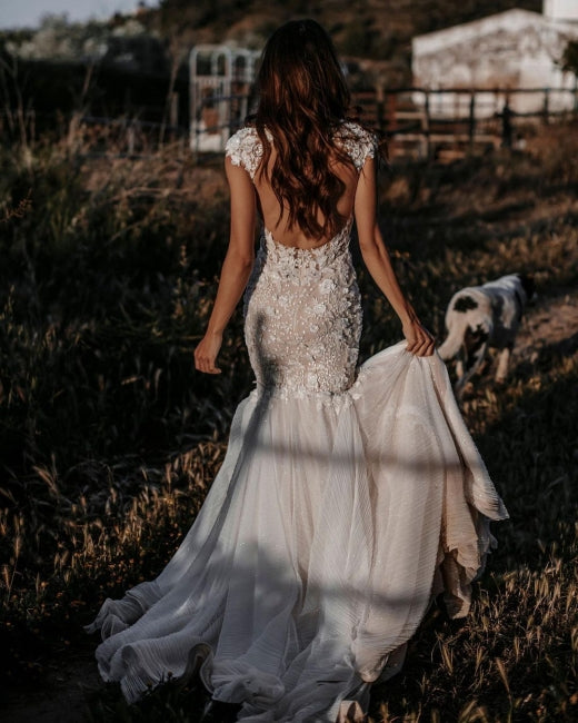 Elegant V-neck Sleeveless Mermaid Wedding Dresses with Lace
