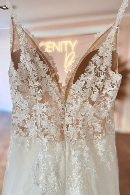Glamorous sweetheart v-neck sleeveless a-line lace Wedding Dresses