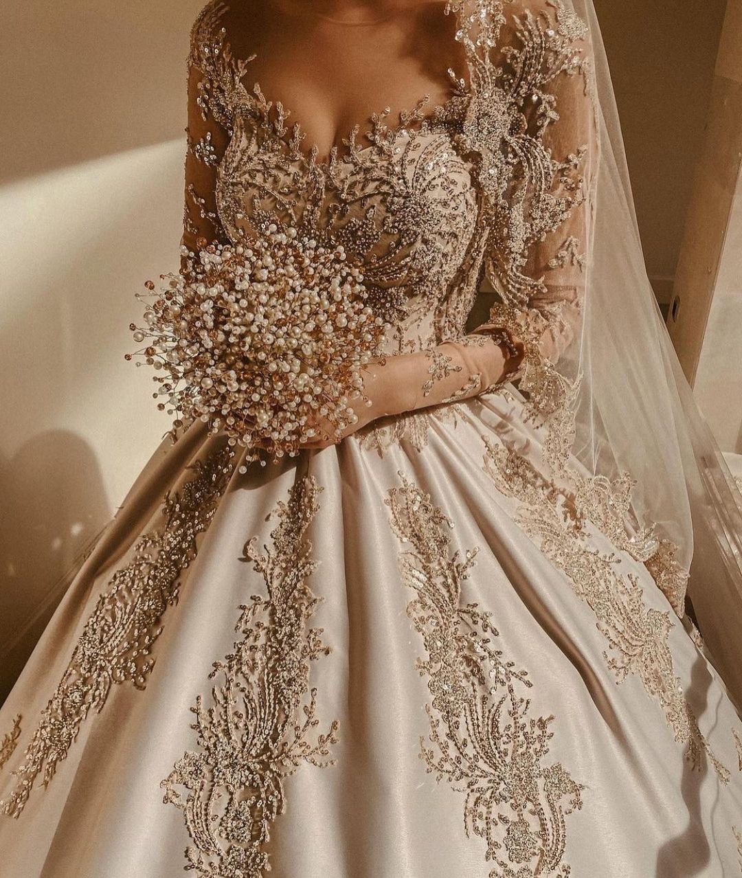 Gorgeous Long Princess Sweetheart Beading Pearl Satin Wedding Dress with Sleeves