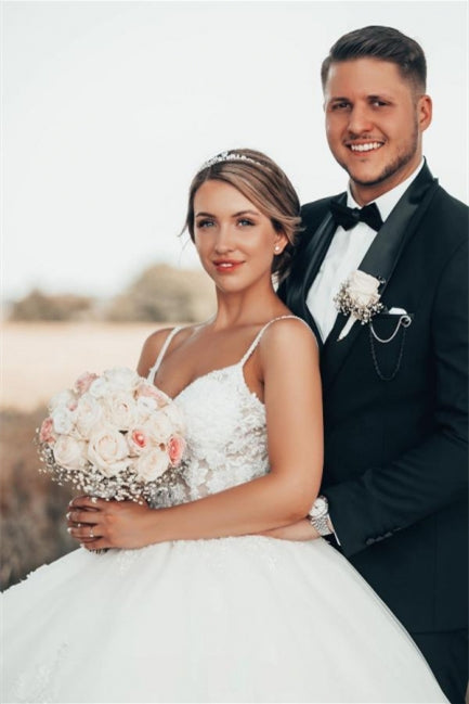 Gorgeous Princess V-neck A-line Wedding Dress With Lace