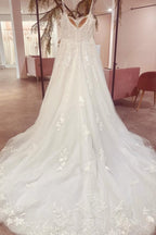 Gorgeous Spaghetti Strap Sleeveless A-Line Floor-Length Tulle Wedding Dresses with Court Train