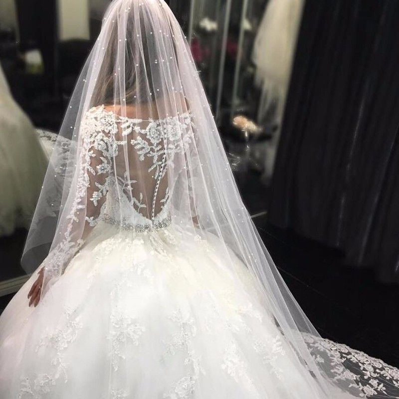 Gorgeous Tulle Appliques Scoop Long Sleeves Crystal Wedding Dress