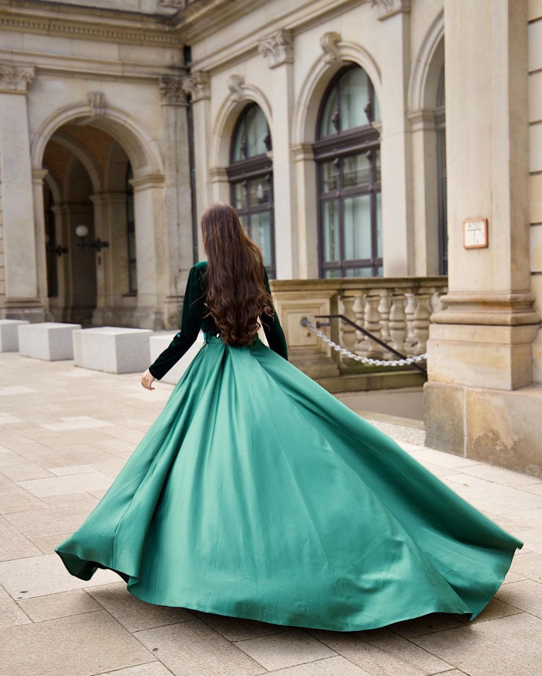 Green Long Sleeves A-line V-neck Velvet Prom Dress with Slit