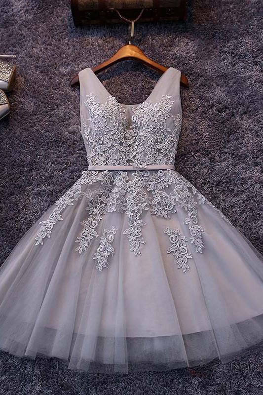 Gray Knee-length Lace Tulle A-line V-neck Homecoming Dresses with Appliques