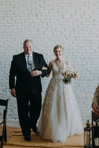 Lace Applique Ivory Wedding Dresses V Neck Beach Wedding Dress