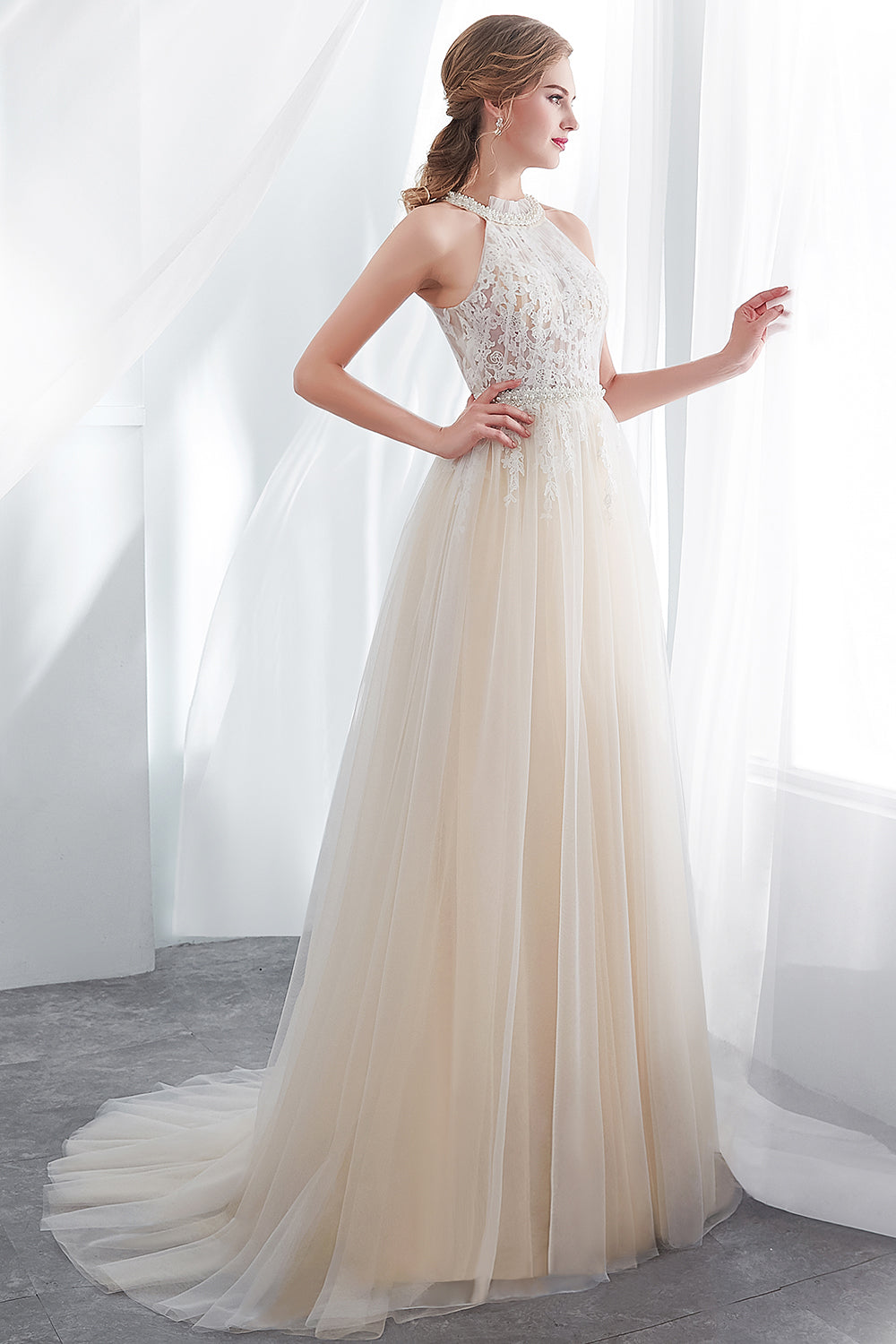 Long A-line Halter Appliques Lace Tulle Evening Dresses