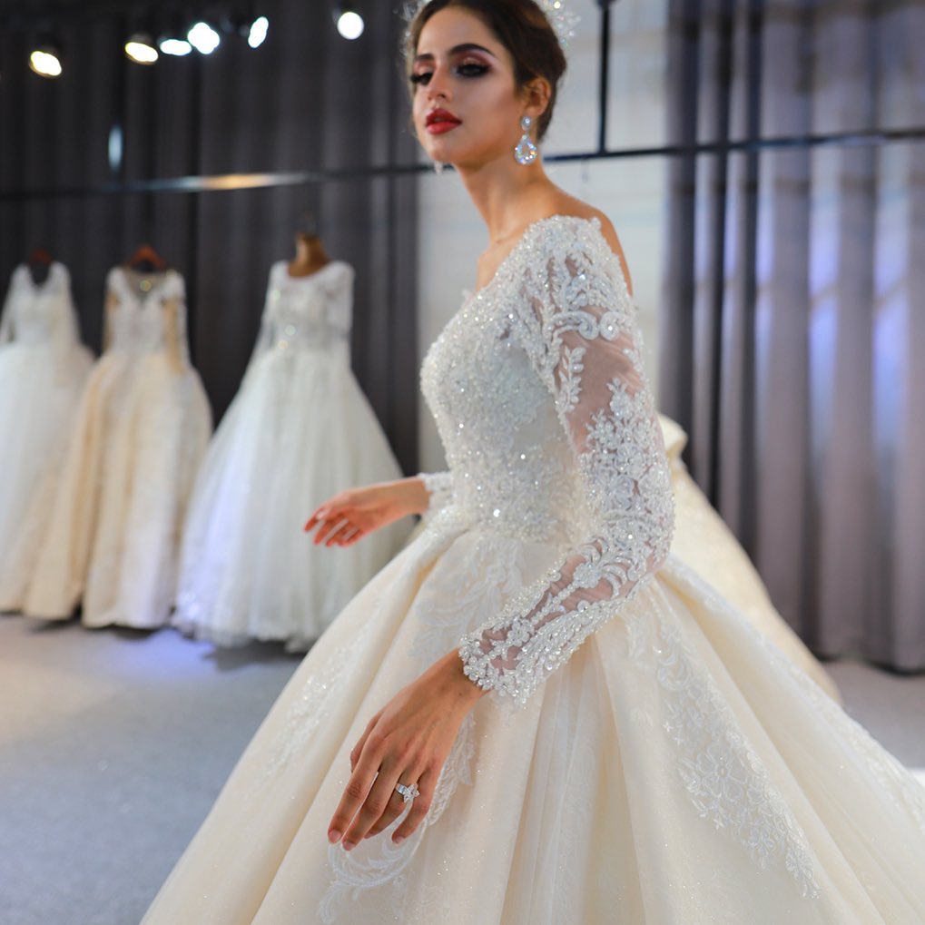 Long A-Line Sweetheart Backless Appliques Lace Sequins Wedding Dress with Sleeves