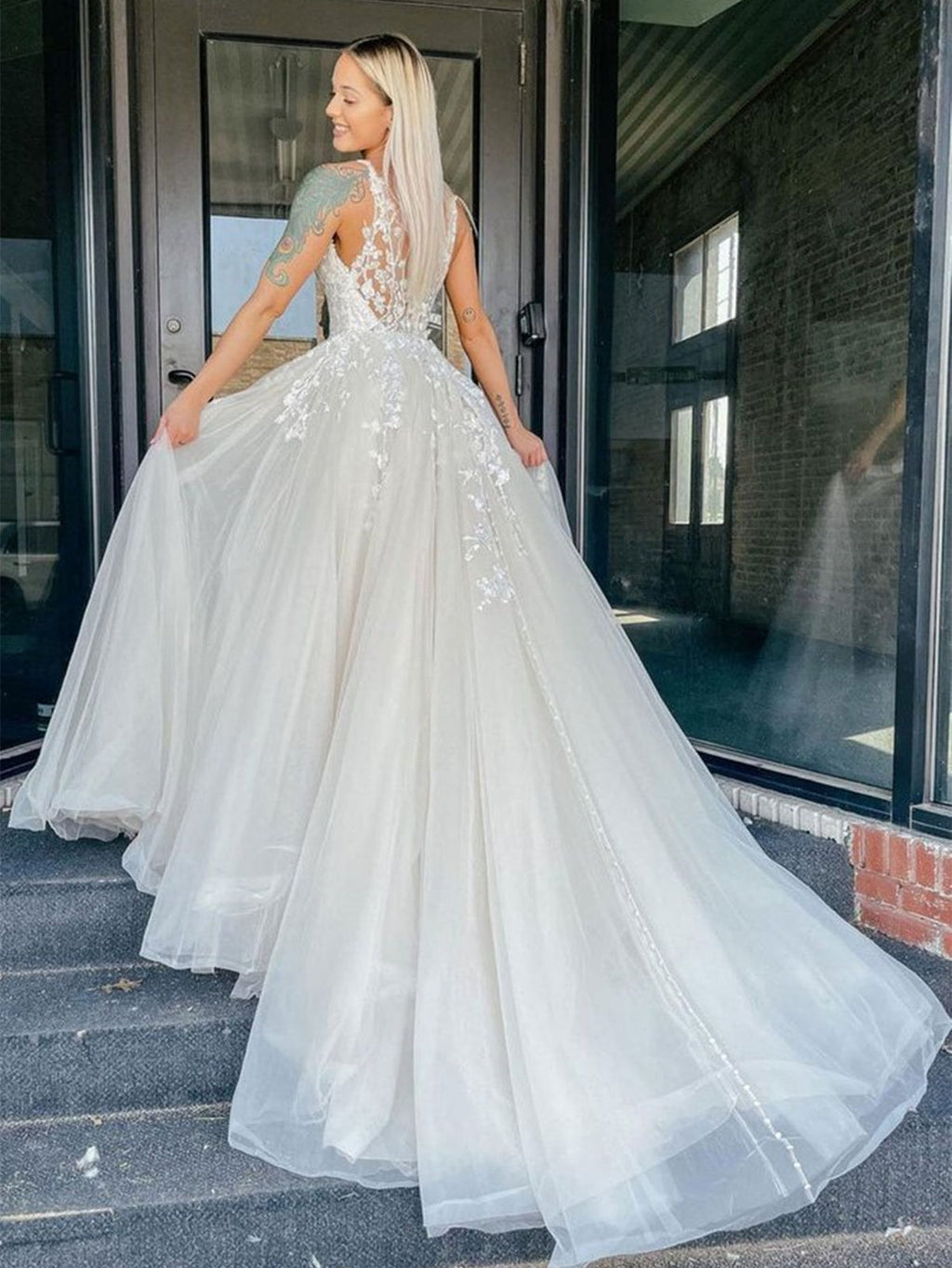 Long A-line V-neck Tulle Floral Lace Prom Dress Backless Formal Evening Dresses