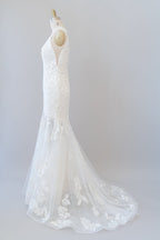 Long Mermaid V-neck Appliques Tulle Lace Wedding Dress