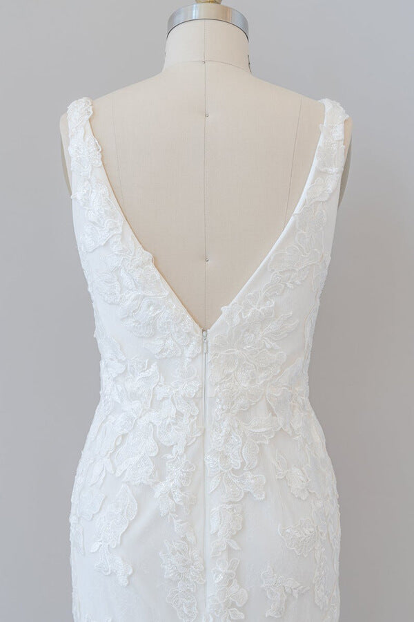 Long Mermaid V-neck Appliques Tulle Lace Wedding Dress