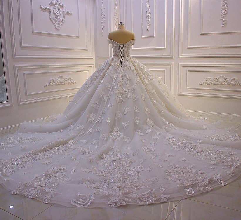 Long Princess Sweetheart Off-the-Shoulder Backless Appliques Lace Ruffles Tulle Wedding Dress