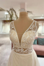 Long Sweetheart A-Line Tulle Appliques Lace Wedding Dress