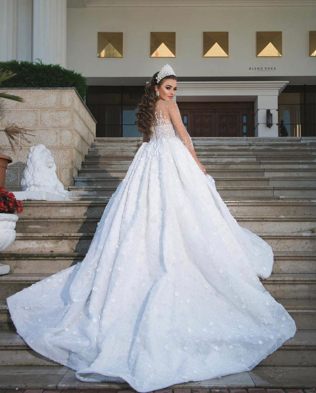 Luxury Long Ball Gown Sweeteart Beads Glitter Wedding Dress with Sleeves