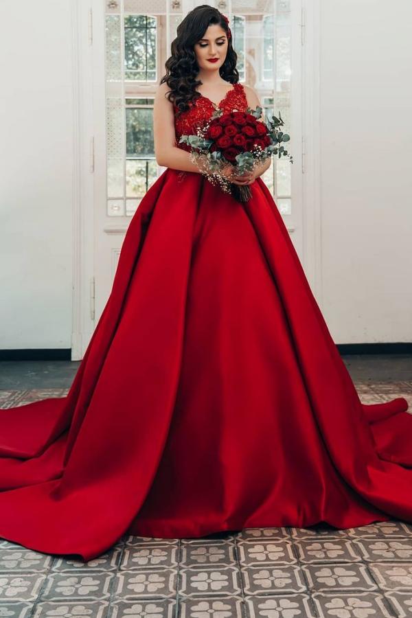 Luxury Long Princess Satin V-neck Wedding Dresses with Lace
