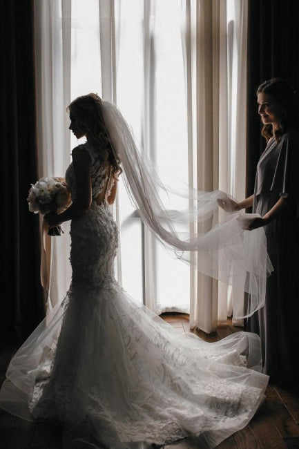 Modern Long Mermaid Sleeveless Appliques Wedding Dresses With Lace