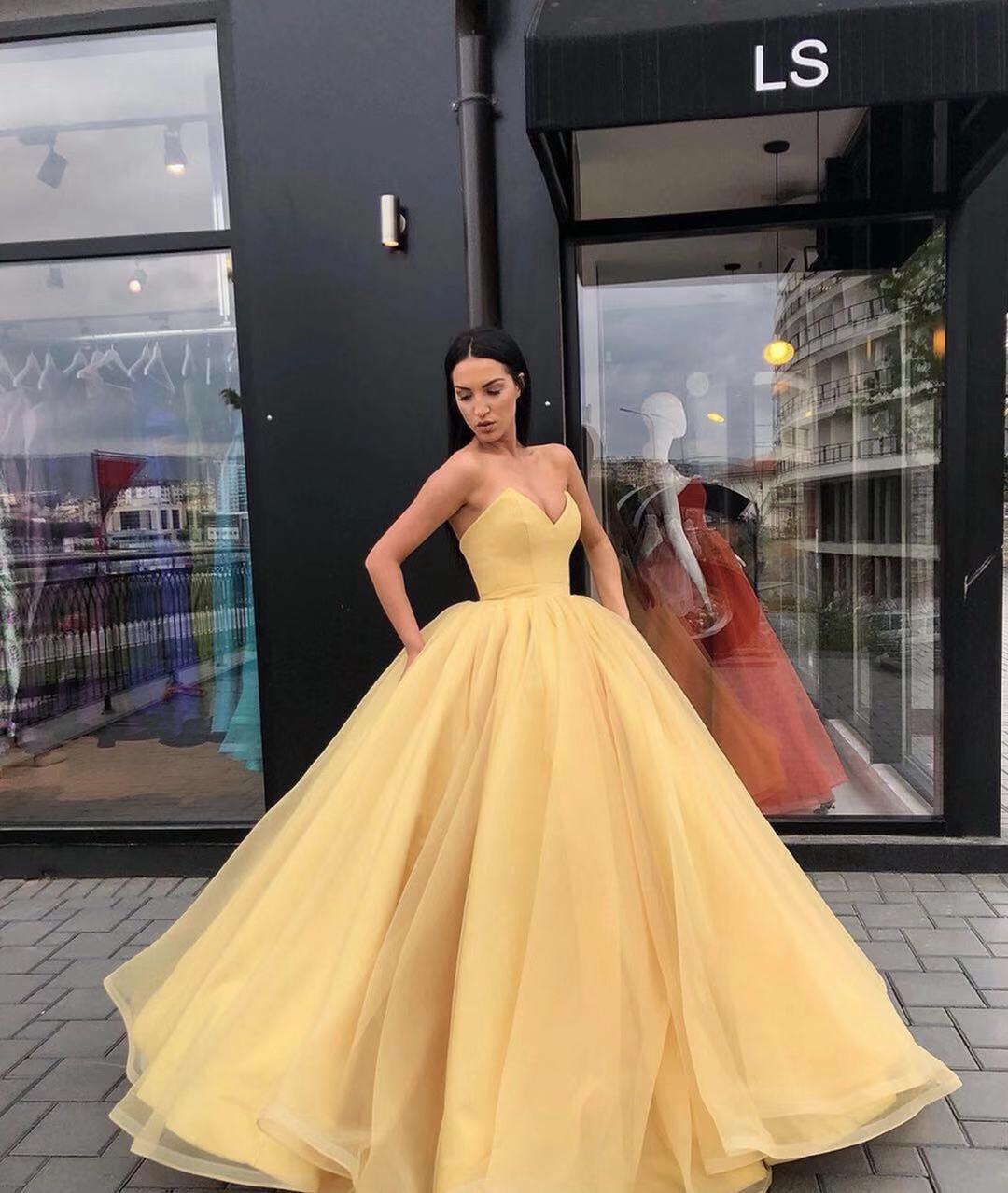 Modest Long Ball Gown Sweetheart Tulle Formal Prom Dress