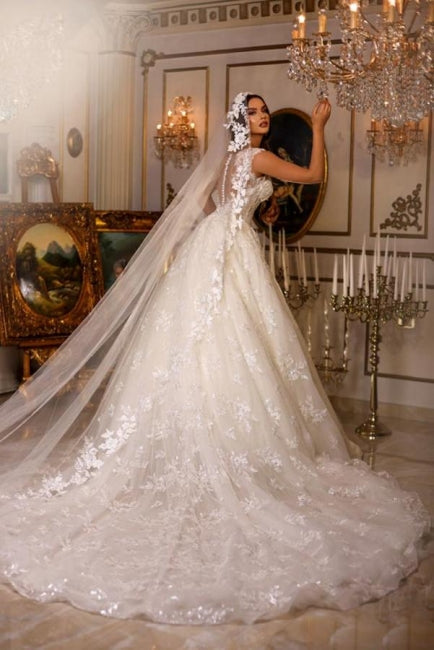 New Elegant Long A-line V-neck Sleeveless Wedding Dresses With Lace
