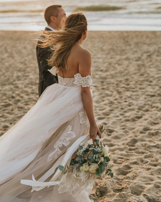 Off-the-Shoulder Simple Wedding Dress Tulle Lace Aline Beach Wedding Dress
