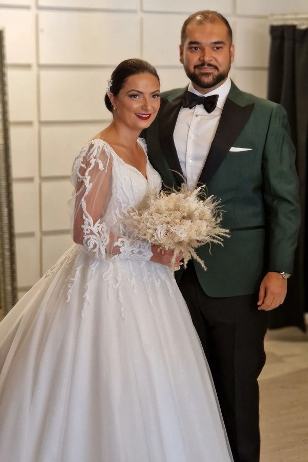 Princess Long V-neck A-line Lace Wedding Dresses With Long Sleeves