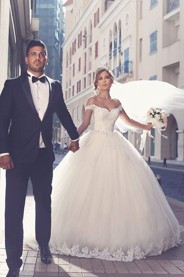 Romantic White Long A-line Off The Shoulder Sweetheart Wedding Dresses With Lace