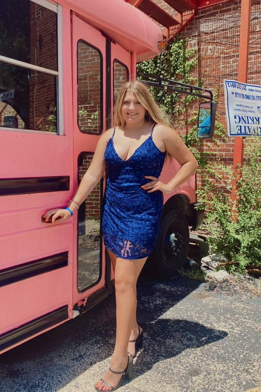 Sexy Royal Blue V-neck Spaghetti Straps Sleeveless Short Homecoming Dresses