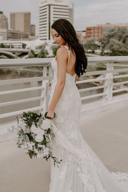 Sexy Spaghetti Strap Sleeveless Mermaid Lace Wedding Dresses with Court Train
