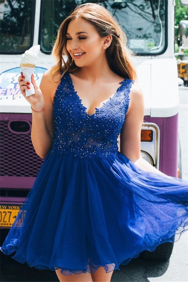 Short A-line V-Neck Appliques Lace Backless Homecoming Dress