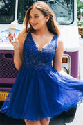 Short A-line V-Neck Appliques Lace Backless Homecoming Dress