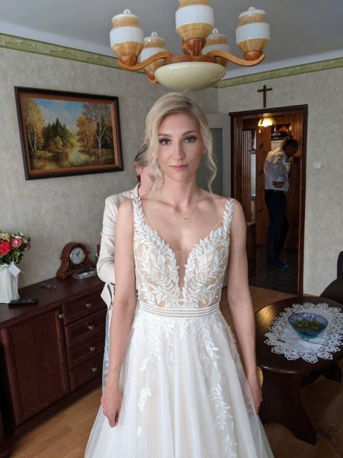Simple A-line Backless Wedding Dresses with Lace