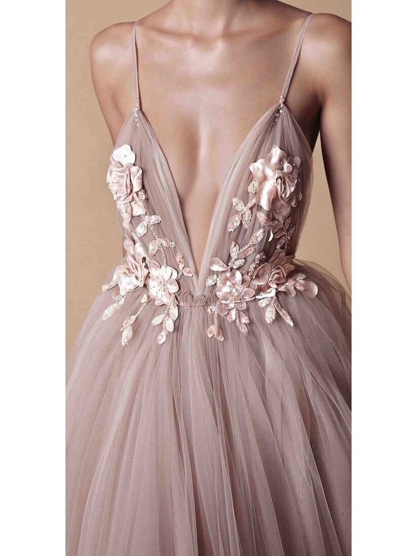 Spaghetti Strap Deep V Neck Beach Wedding Dresses With Applique