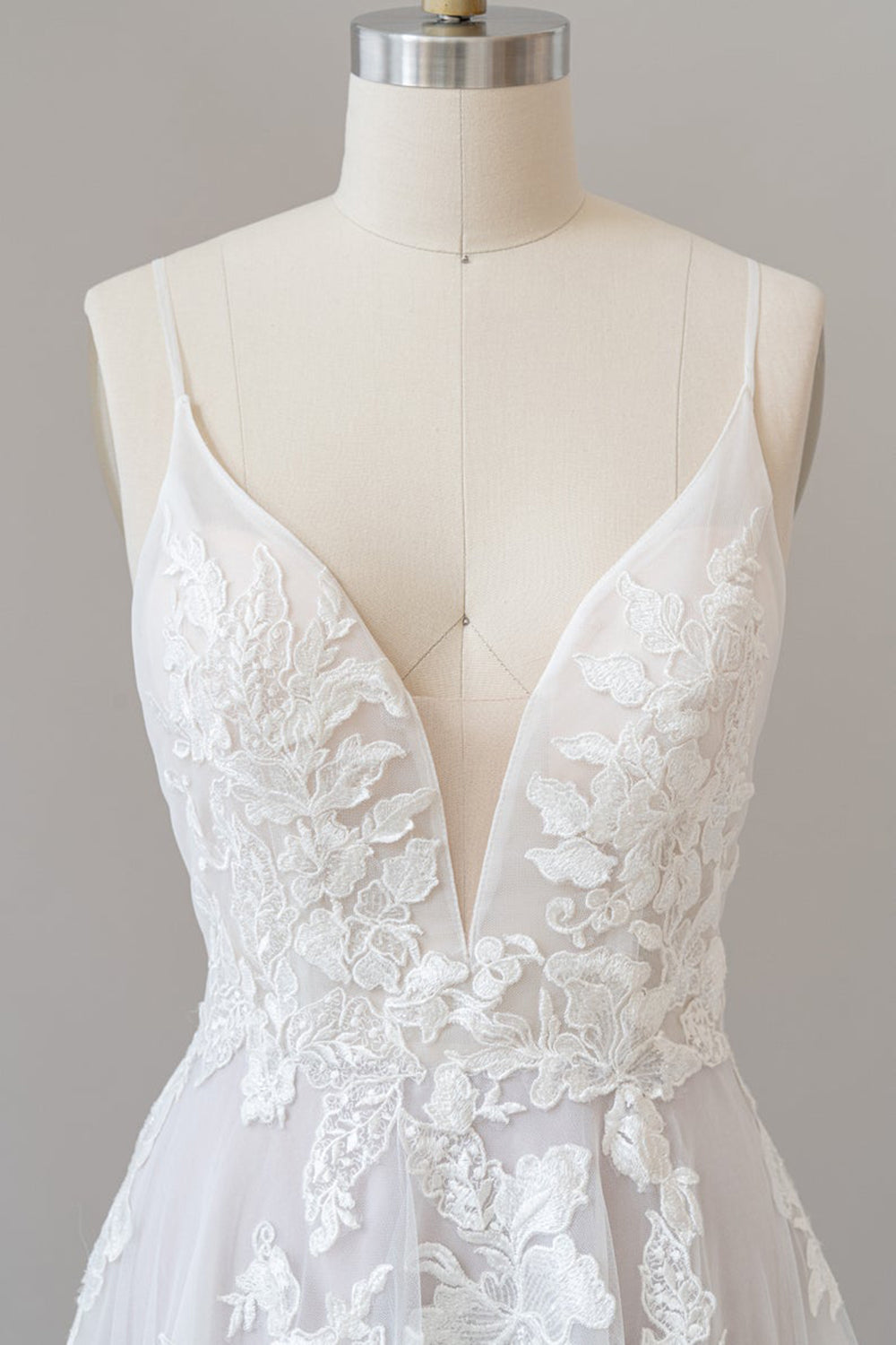 Spaghetti Strap Lace Appliques Tulle Wedding Dress