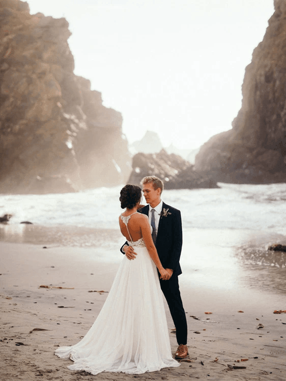 Spaghetti Straps Neckline A-line Rustic Wedding Dresses With Beaded