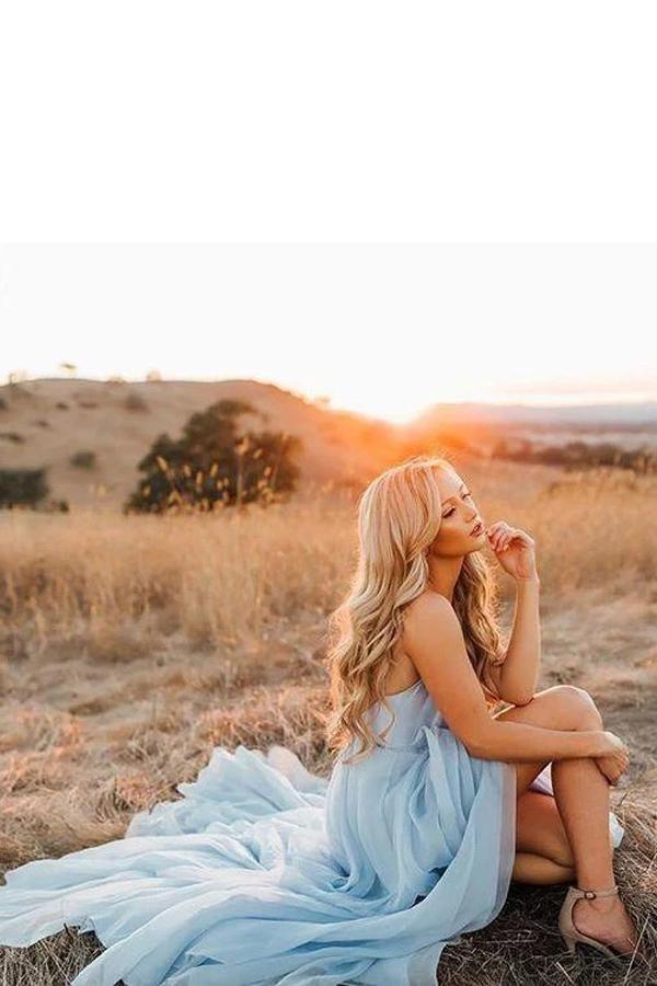 Split Sky Blue Rustic Wedding Dresses Beach Wedding Gown with Court Train