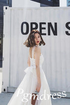 Straps Tulle White Lace Beach Wedding DressesWith Little Court Train