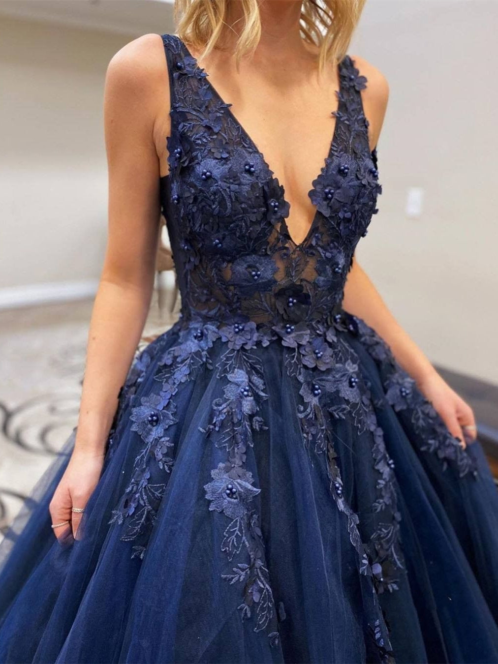 Stylish A-line V Neck Tulle Lace Long Formal Prom Dresses