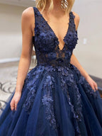 Stylish A-line V Neck Tulle Lace Long Formal Prom Dresses