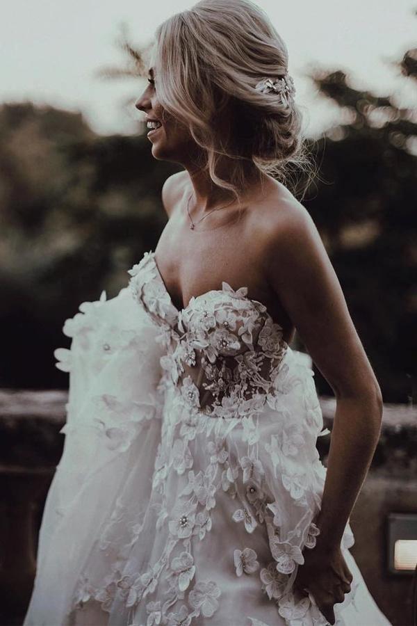 Sweetheart A-line Wedding Dresses Tulle Appliqued Gowns