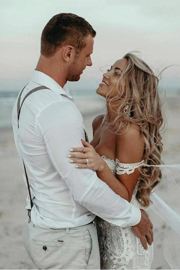 Sweetheart Sheath/Column Lace Appliques Beach Wedding Dress Bridal Dress