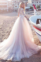 Tulle Scoop Neckline  A-line Wedding Dress With Lace Appliques