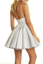 V-neck Grey Homecoming Dreses Short Prom Dresses With Lace Applique