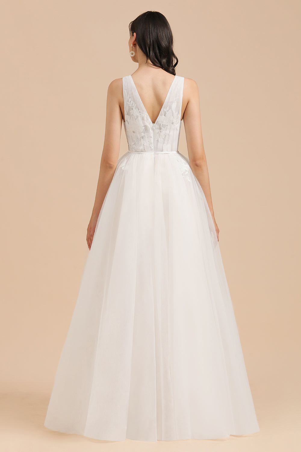 V-Neck Tulle Lace Appliques Simple Wedding Dress Garden Wedding Gowns Floor Length