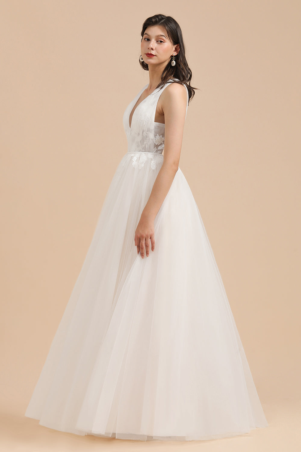 V-Neck Tulle Lace Appliques Simple Wedding Dress Garden Wedding Gowns Floor Length