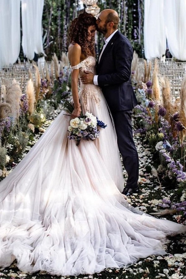 Vintage Long A-line Off-the-shoulder Lace Tulle Wedding Dress