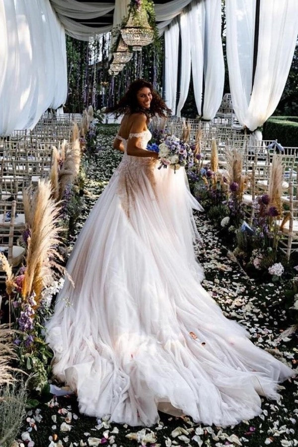 Vintage Long A-line Off-the-shoulder Lace Tulle Wedding Dress